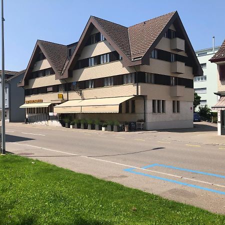 Hotel Landhaus Niederuzwil Bagian luar foto